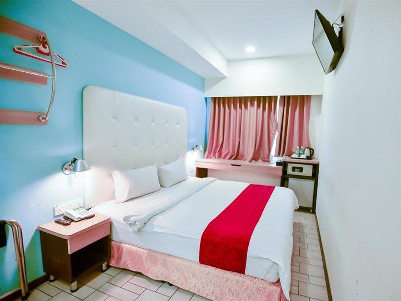 Lumut Suites Exterior photo