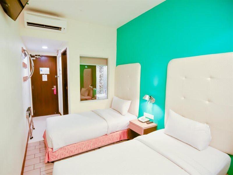 Lumut Suites Exterior photo
