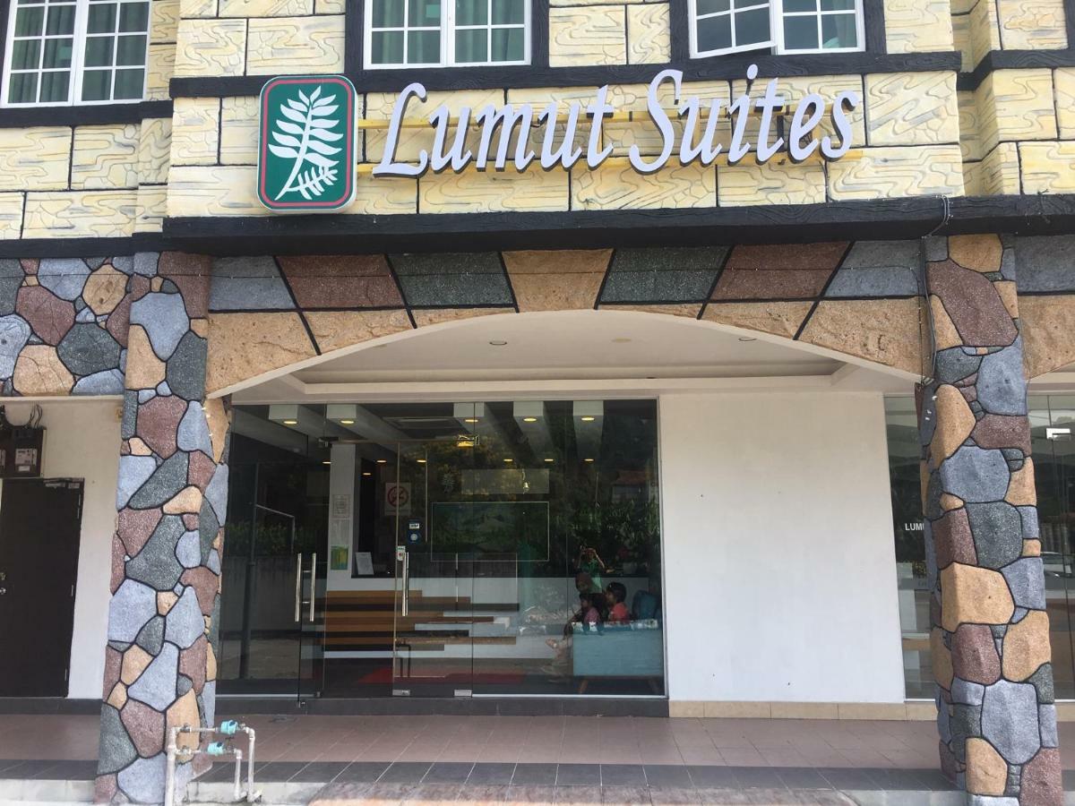 Lumut Suites Exterior photo