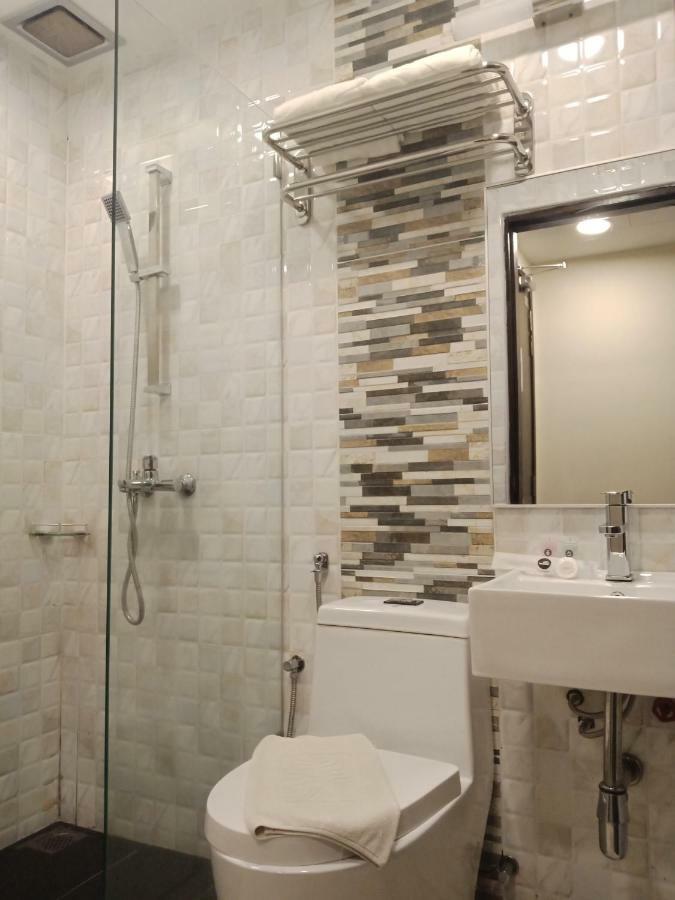 Lumut Suites Exterior photo