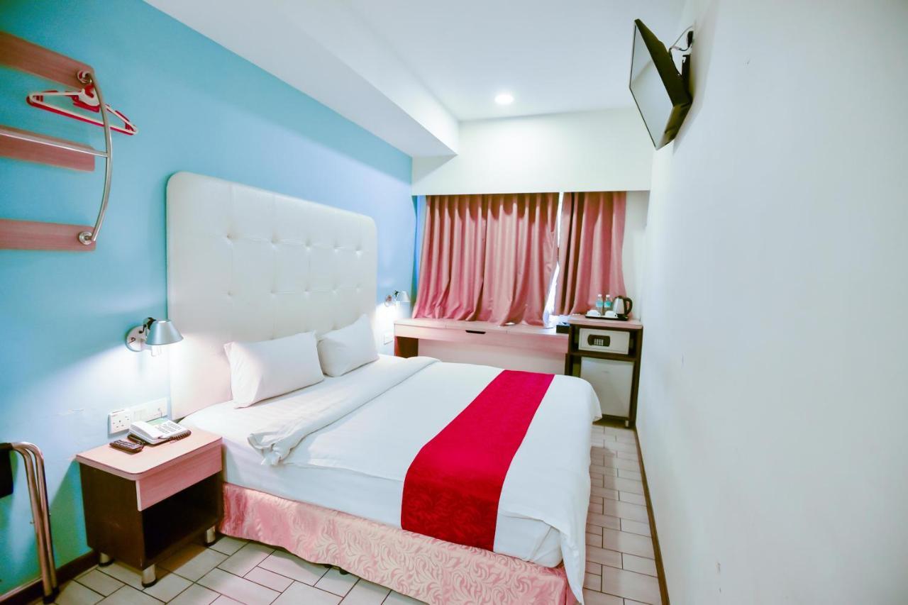 Lumut Suites Exterior photo